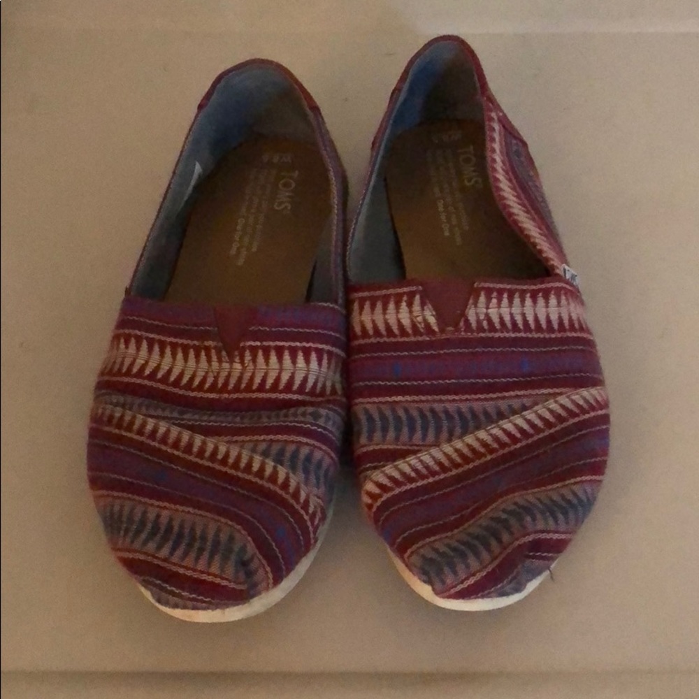 Size 8.5 Tribal Print Toms